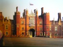 28Dec03 - Hampton Court Palace 014 * 2048 x 1536 * (638KB)